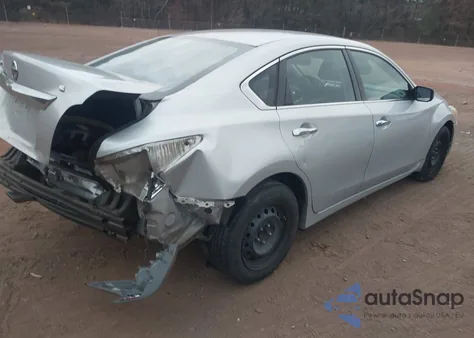 2015 Nissan Altima 2.5 S z USA, uszkodzony, nr VIN 1N4AL3AP9FC175319